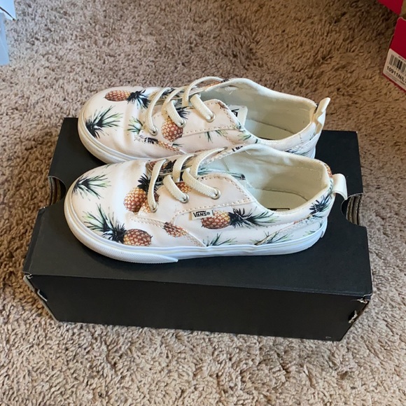 Vans - Picture 4 of 4